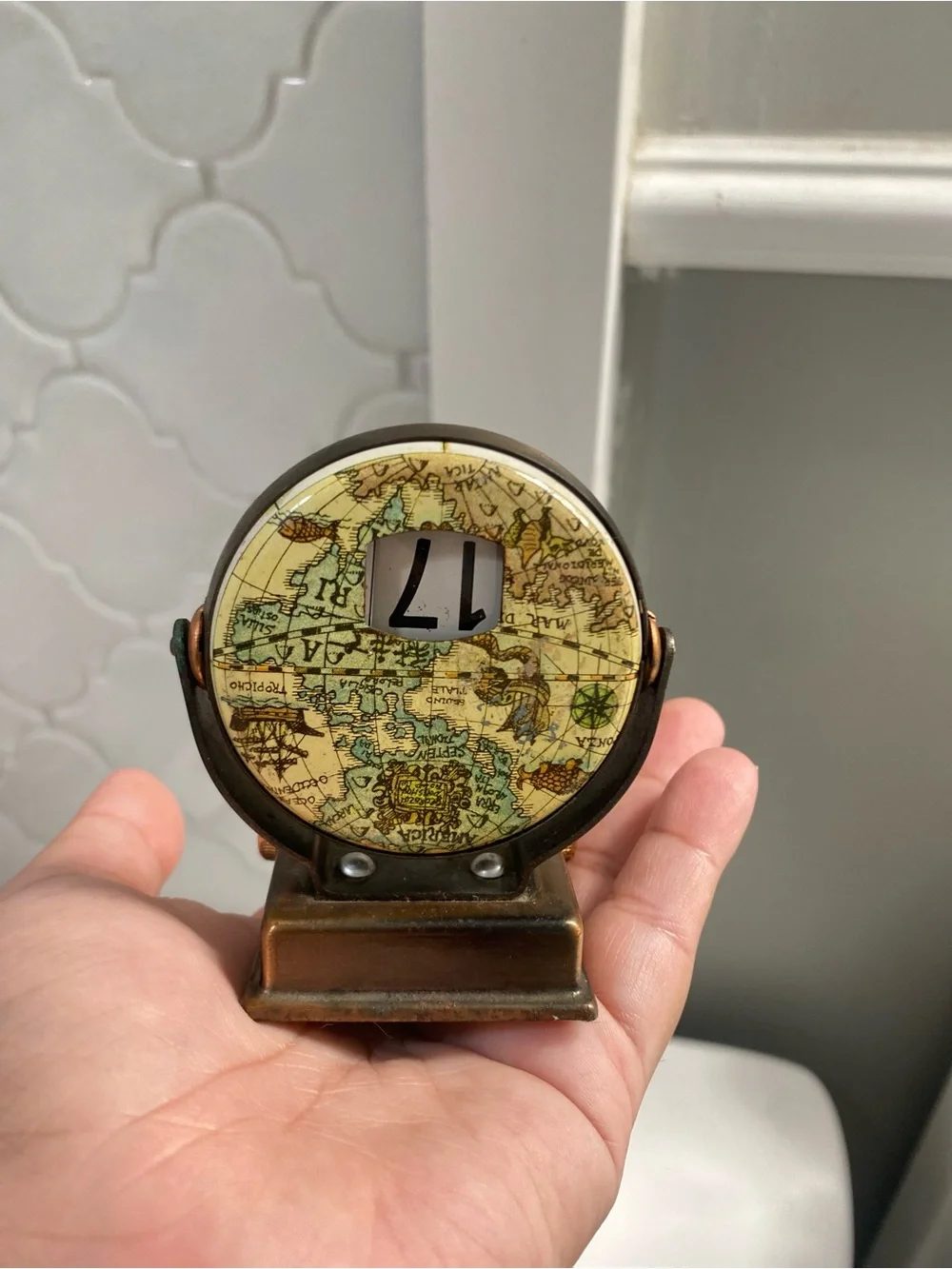 Vintage 1960s- Perpetual Globe Desk Calendar Gold Tone World Map Made in Japan!